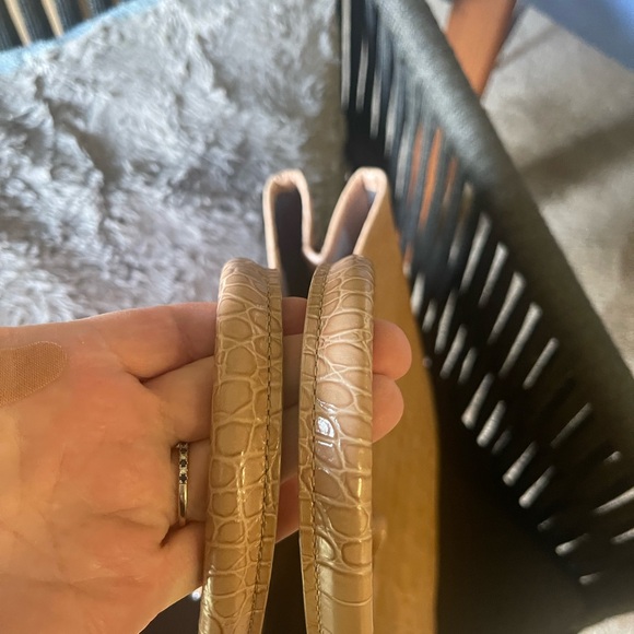 Longchamp Elegant Croc-Embossed Tote Bag in Blush - Picture 4 of 5